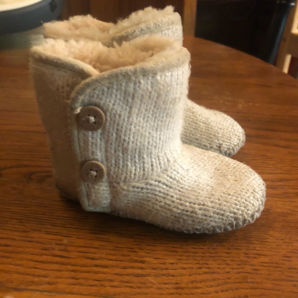 Ugg’s size 4/5